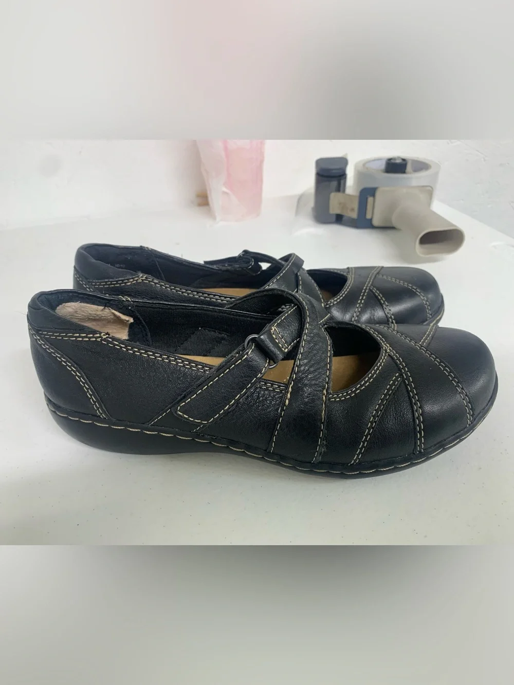 Clarks Women’s Black Leather Strap Mary Jane Comfort Flats Size 7